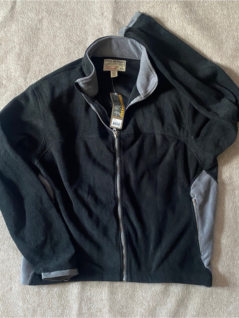STEVE AND BARRY’S (New w Tags) Men’s Black Gray Zip Up Jacket Size XXL
